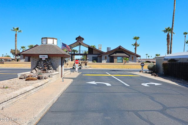 10951 N 91st Avenue 16, Peoria, AZ 85345