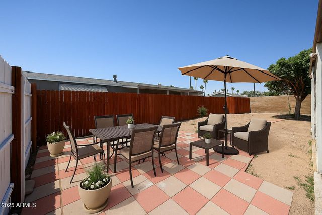 10951 N 91st Avenue 16, Peoria, AZ 85345