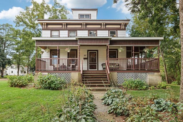 217 S Lincoln STREET, Elkhorn, WI 53121