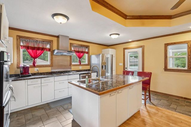 217 S Lincoln STREET, Elkhorn, WI 53121