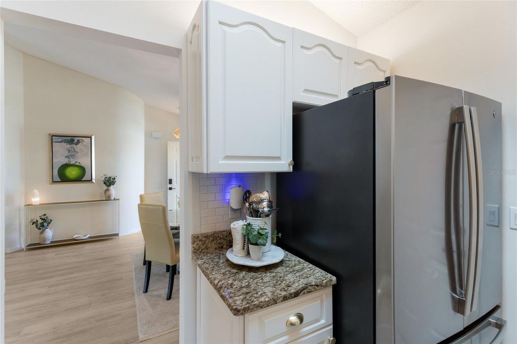 Image 14 of property listing at 5107 86TH STREET COURT W, Bradenton, FL 34210