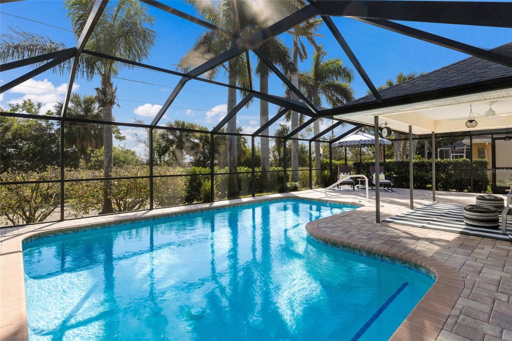 Image 3 of property listing at 5107 86TH STREET COURT W, Bradenton, FL 34210