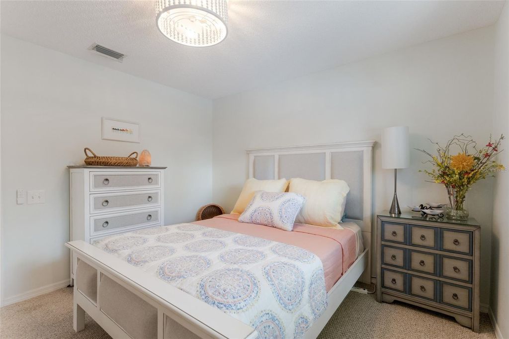 Image 23 of property listing at 5107 86TH STREET COURT W, Bradenton, FL 34210