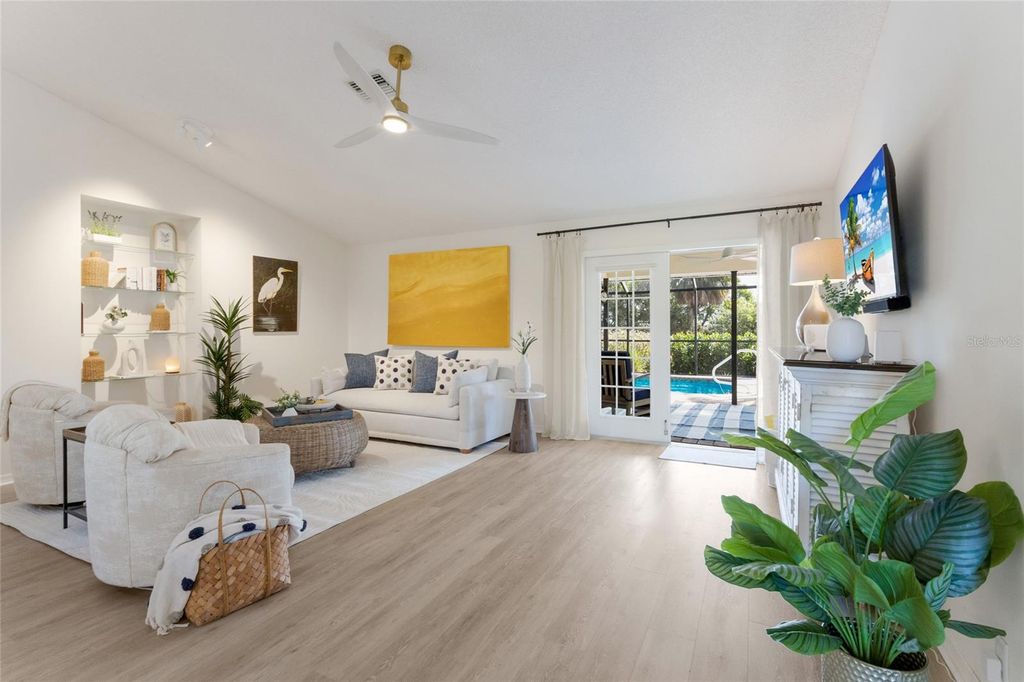 Image 4 of property listing at 5107 86TH STREET COURT W, Bradenton, FL 34210