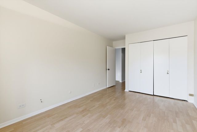 190 S Wood Dale Road 208, Wood Dale, IL 60191