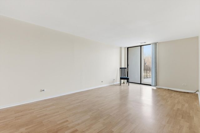 190 S Wood Dale Road 208, Wood Dale, IL 60191