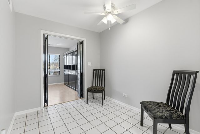 190 S Wood Dale Road 208, Wood Dale, IL 60191