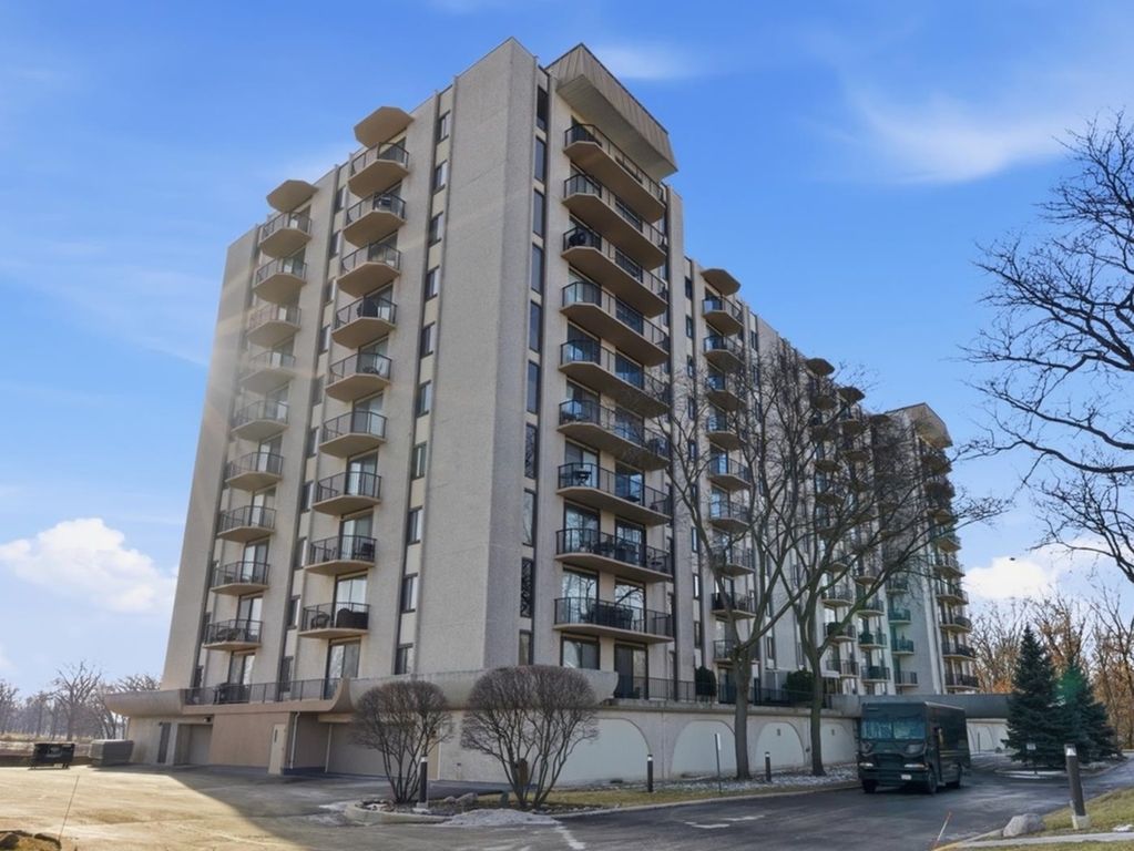 190 S Wood Dale Road 208, Wood Dale, IL 60191