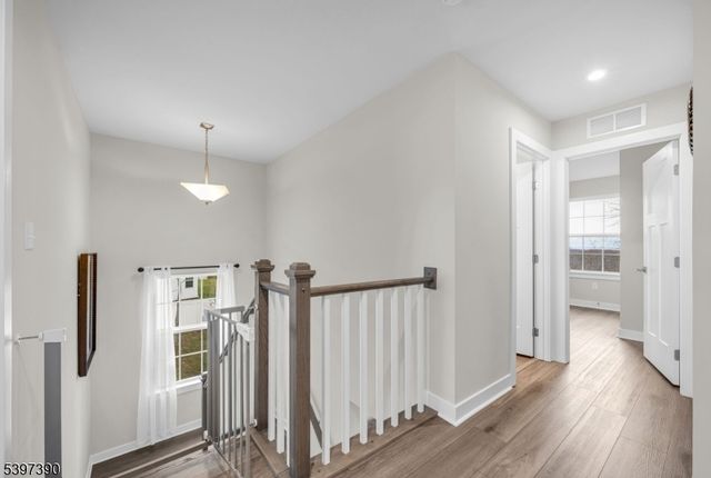 16 Esposito Ln, Roxbury Twp., NJ 07850