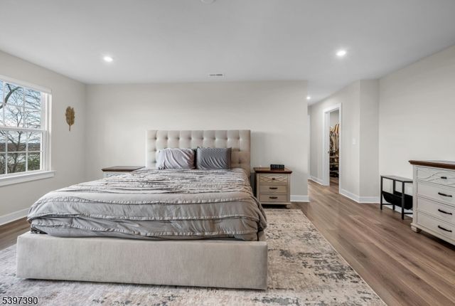 16 Esposito Ln, Roxbury Twp., NJ 07850