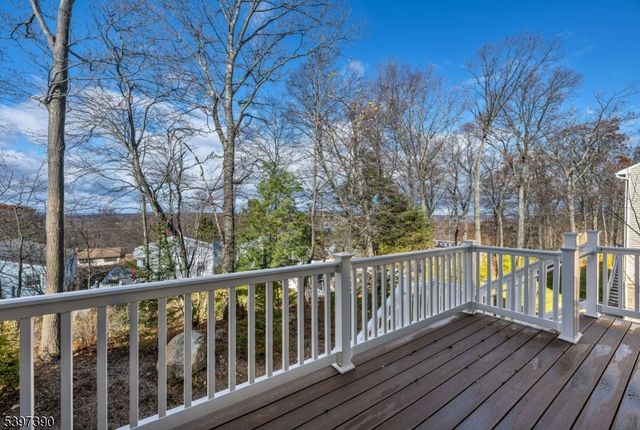 16 Esposito Ln, Roxbury Twp., NJ 07850