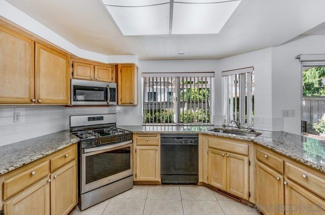 1979 Spanish Oak Way, Vista, CA 92081