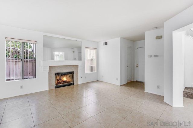 1979 Spanish Oak Way, Vista, CA 92081