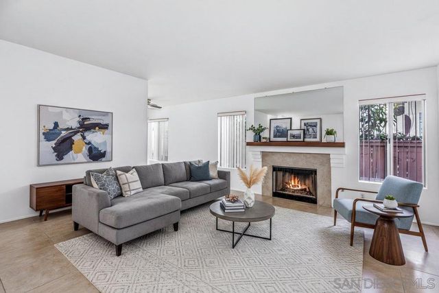 1979 Spanish Oak Way, Vista, CA 92081