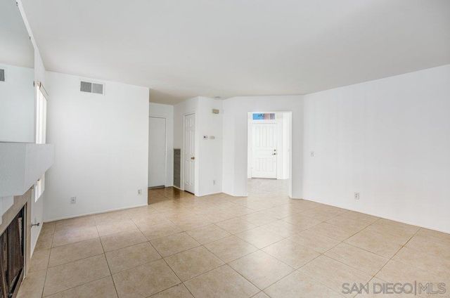 1979 Spanish Oak Way, Vista, CA 92081