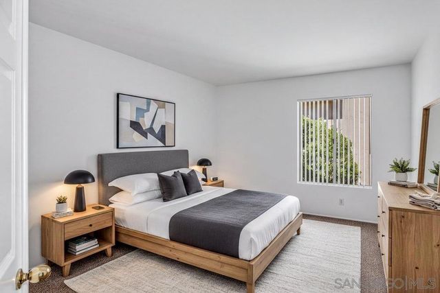 1979 Spanish Oak Way, Vista, CA 92081