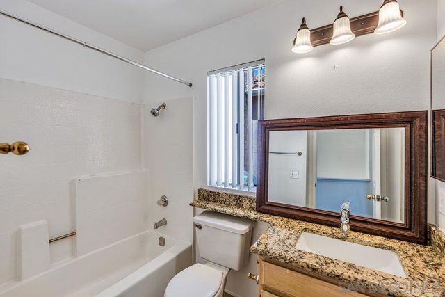 1979 Spanish Oak Way, Vista, CA 92081