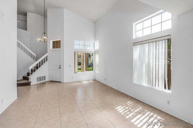 1979 Spanish Oak Way, Vista, CA 92081