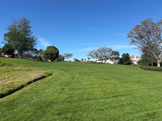 1979 Spanish Oak Way, Vista, CA 92081