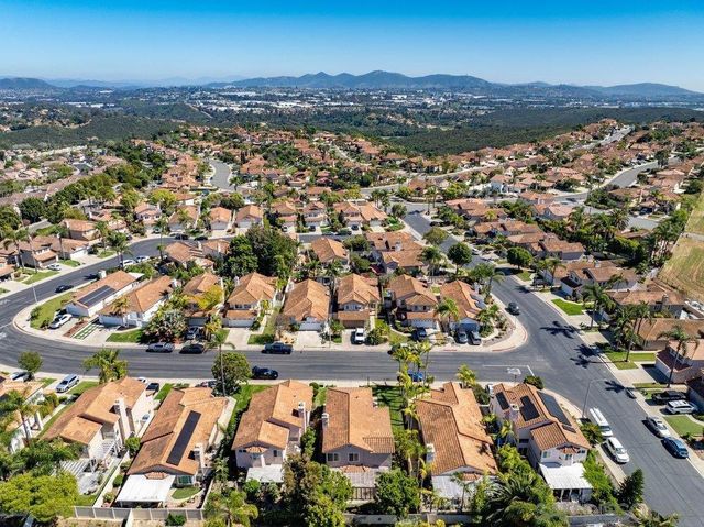 1979 Spanish Oak Way, Vista, CA 92081