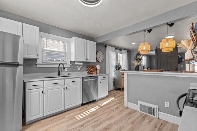 539 W BREWSTER STREET, Appleton, WI 54911