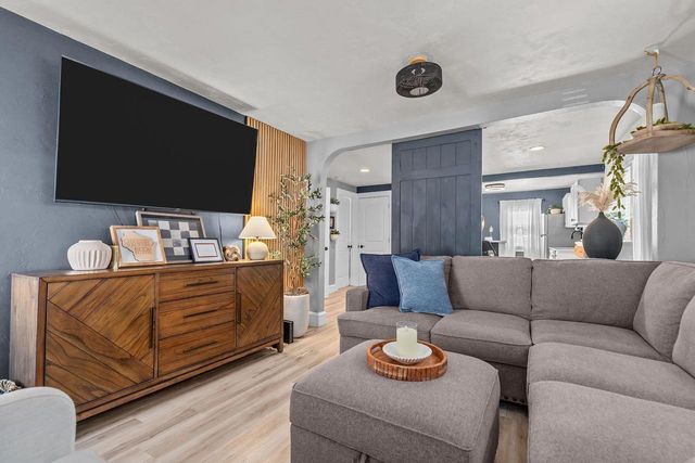 539 W BREWSTER STREET, Appleton, WI 54911