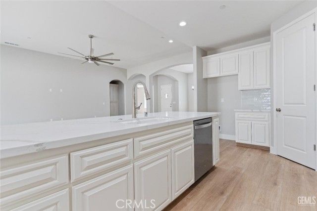 914 Tomboy Court, Shafter, CA 93263