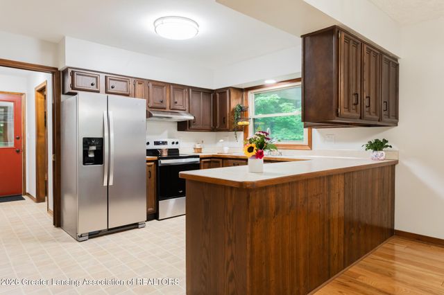 1045 N Eifert Road, Holt, MI 48842