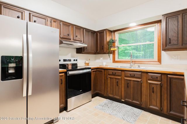 1045 N Eifert Road, Holt, MI 48842