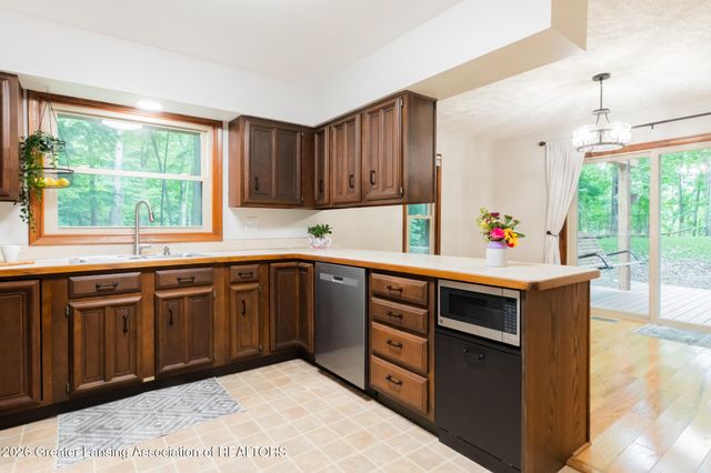 1045 N Eifert Road, Holt, MI 48842