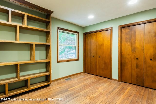 1045 N Eifert Road, Holt, MI 48842