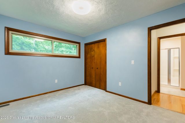 1045 N Eifert Road, Holt, MI 48842
