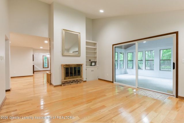 1045 N Eifert Road, Holt, MI 48842