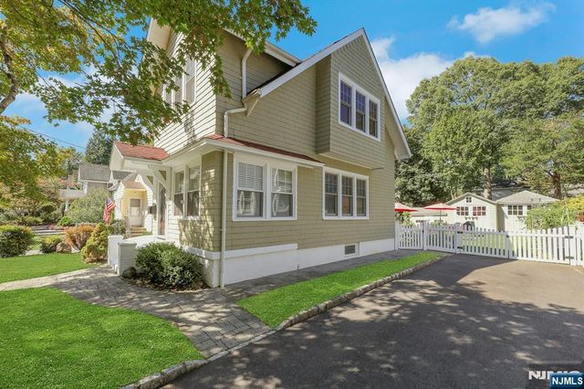 21 South Avenue, Harrington Park, NJ 07640