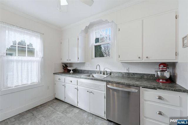 21 South Avenue, Harrington Park, NJ 07640