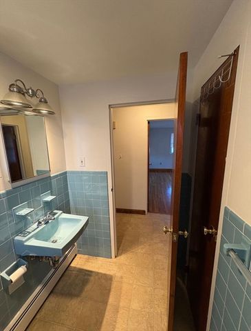 600 Cabot St 3, Beverly, MA 01915