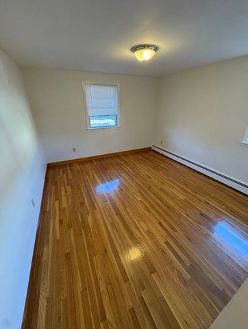600 Cabot St 3, Beverly, MA 01915