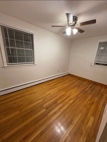 600 Cabot St 3, Beverly, MA 01915
