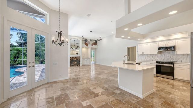 6935 RIVERSEDGE STREET CIRCLE, Bradenton, FL 34202