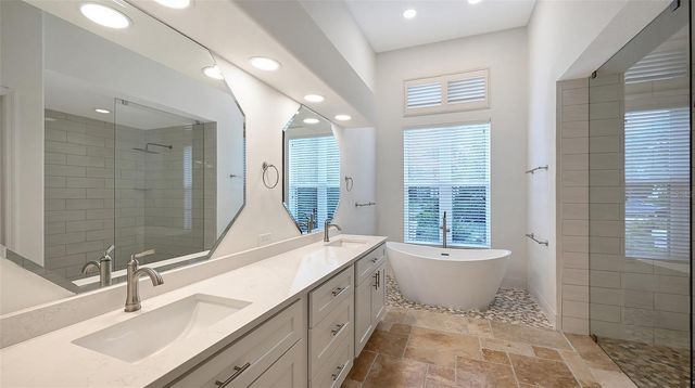 6935 RIVERSEDGE STREET CIRCLE, Bradenton, FL 34202