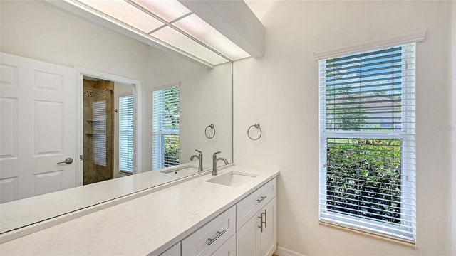 6935 RIVERSEDGE STREET CIRCLE, Bradenton, FL 34202