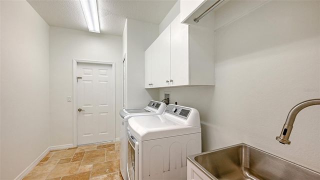 6935 RIVERSEDGE STREET CIRCLE, Bradenton, FL 34202