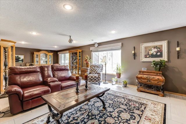 1309 S Summit Cir, Derby, KS 67037