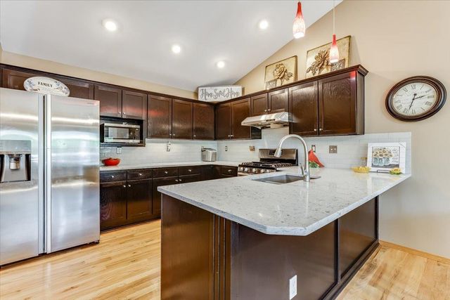 1309 S Summit Cir, Derby, KS 67037