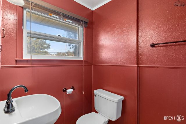 723 MAPLE STREET, Burkburnett, TX 76354