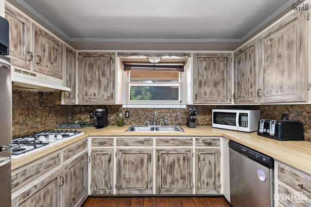 723 MAPLE STREET, Burkburnett, TX 76354