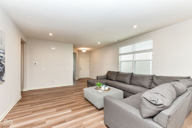 13497 Mosaic Street, Fishers, IN 46037