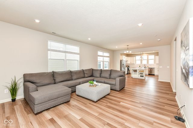 13497 Mosaic Street, Fishers, IN 46037