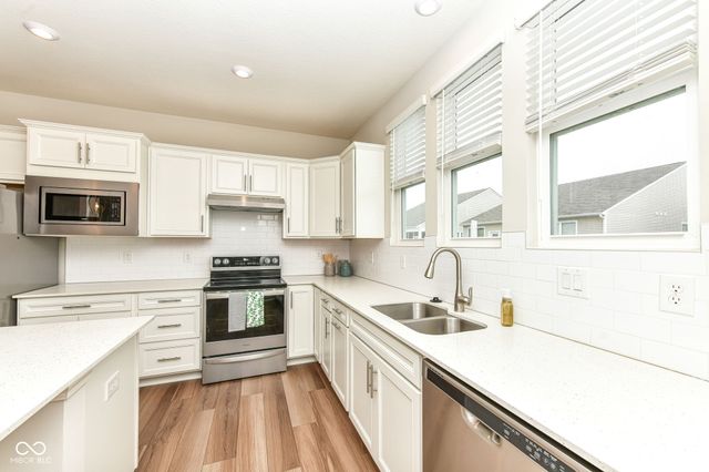 13497 Mosaic Street, Fishers, IN 46037