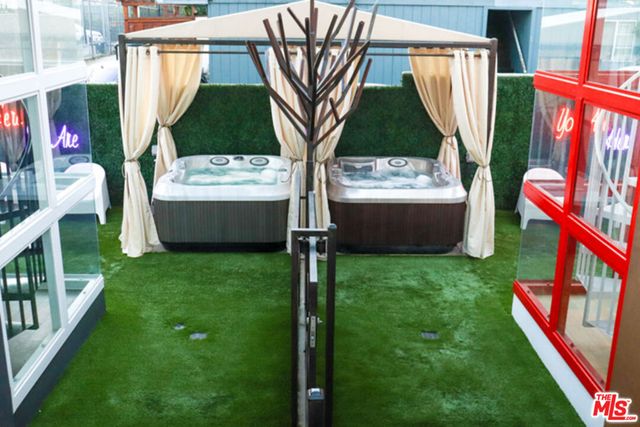 715 N El Centro Avenue, Los Angeles, CA 90038